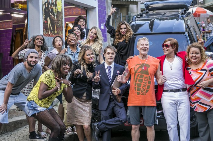 Hélady Araújo (última à direita), participou de "Pé na Cova" (Reprodução)