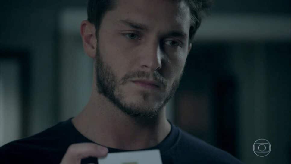 Leonardo será vítima de homofobia, em Império (Reprodução/Globo)