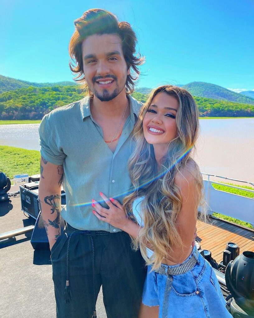 O cantor sertanejo, Luan Santana e a famosa digital influencer, Franciny Ehlke (Foto: Reprodução)