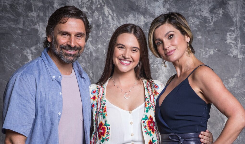 Mário (Murilo Rosa), Luna (Juliana Paiva) e Helena (Flávia Alessandra), em Salve-se Quem Puder (Reprodução/TV Globo)