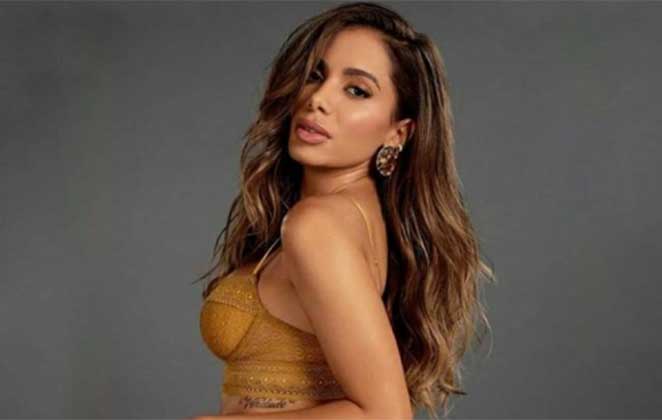 Anitta abre o jogo e fala sobre procedimentos estéticos (Foto: Reprodução) 