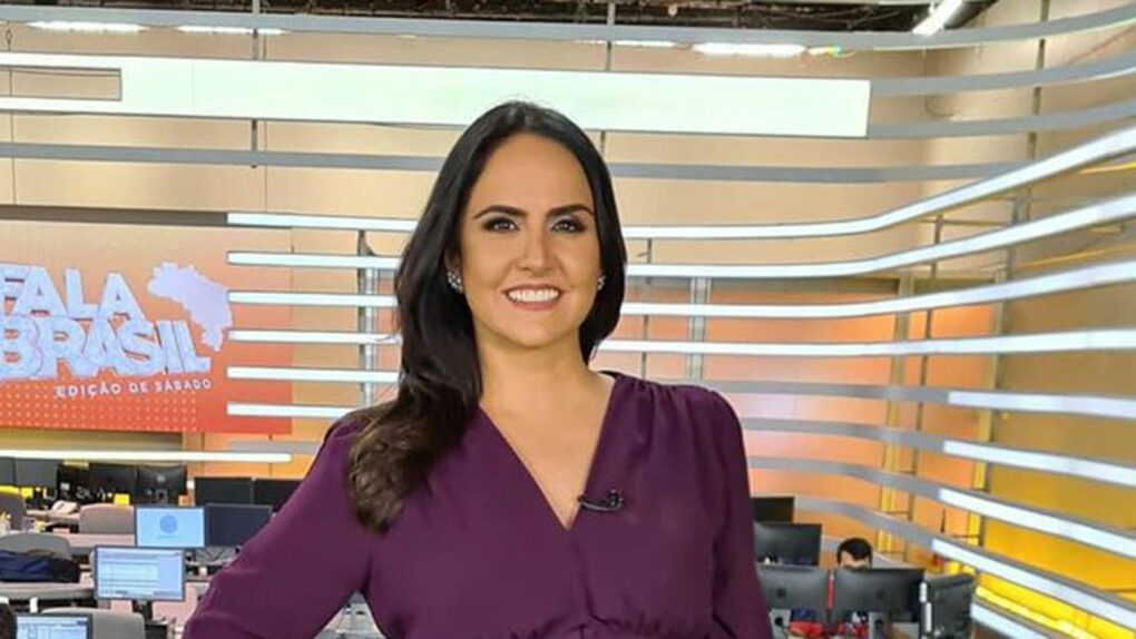 Carla Cecato comandou o Fala Brasil, na RecordTV (Reprodução)