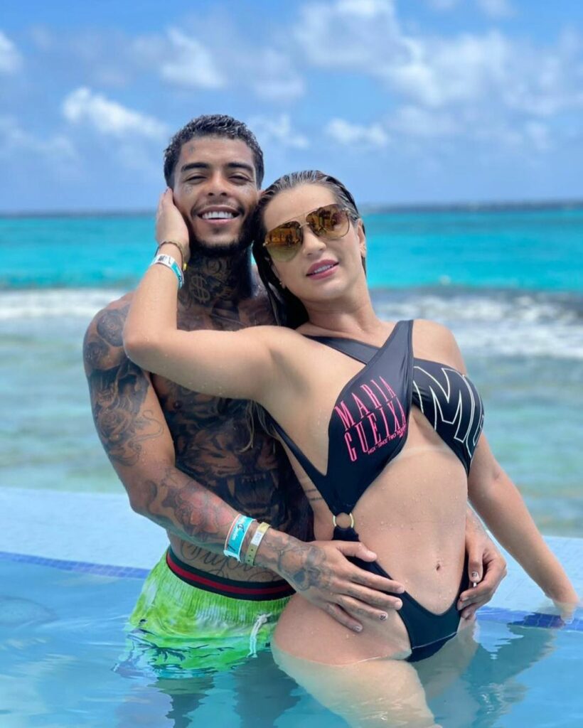 Deolane Bezerra fica comovida em recado para MC Kevin: 'Sinta meu abraço'