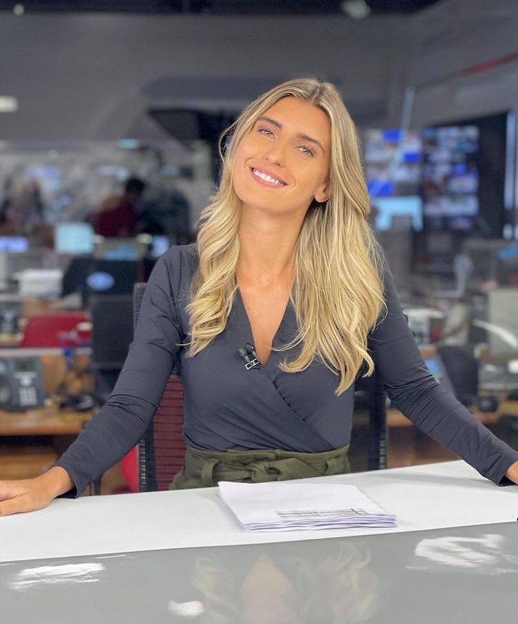 Âncora da Band se emociona ao vivo ao entrevistar o próprio pai sobre tragédia