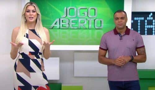 fissão, que não tem uma história na mídia e vai começar tudo isso aqui no programa, é uma honra. Tenho certeza que é algo pioneiro e diferenciado. Para nós do Jogo Aberto será uma grande aquisição", comentou Renata.