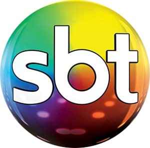 Âncora do SBT, Marcelo Torres, se confunde e chama serial killer de Lázaro Ramos ao vivo