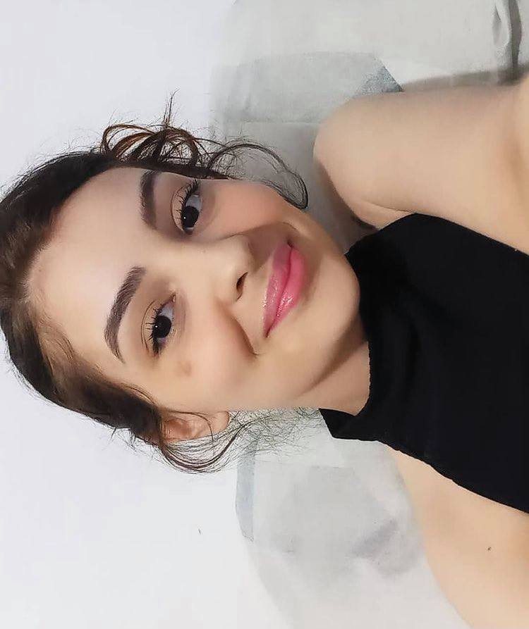 Atriz de 21 anos, Mabel Calzolari morre após luta contra doença rara