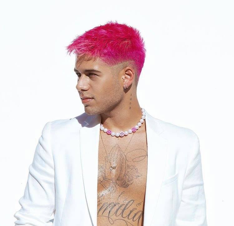 Zé Felipe é acusado de já ter tido relações homossexuais