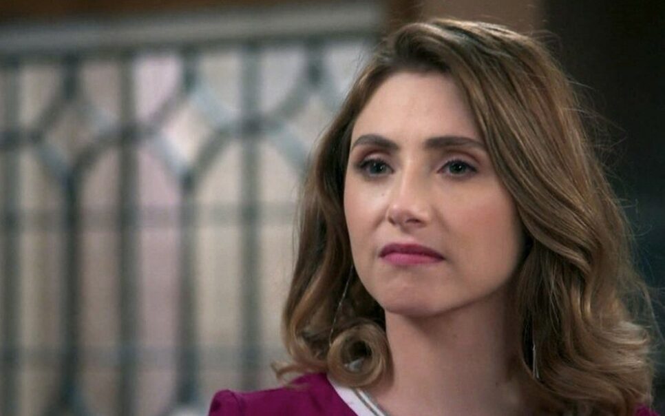 Após péssima atuação, Petra entra em coma e culpa Thiago Lacerda, em Salve-se Quem Puder (Reprodução/TV Globo)