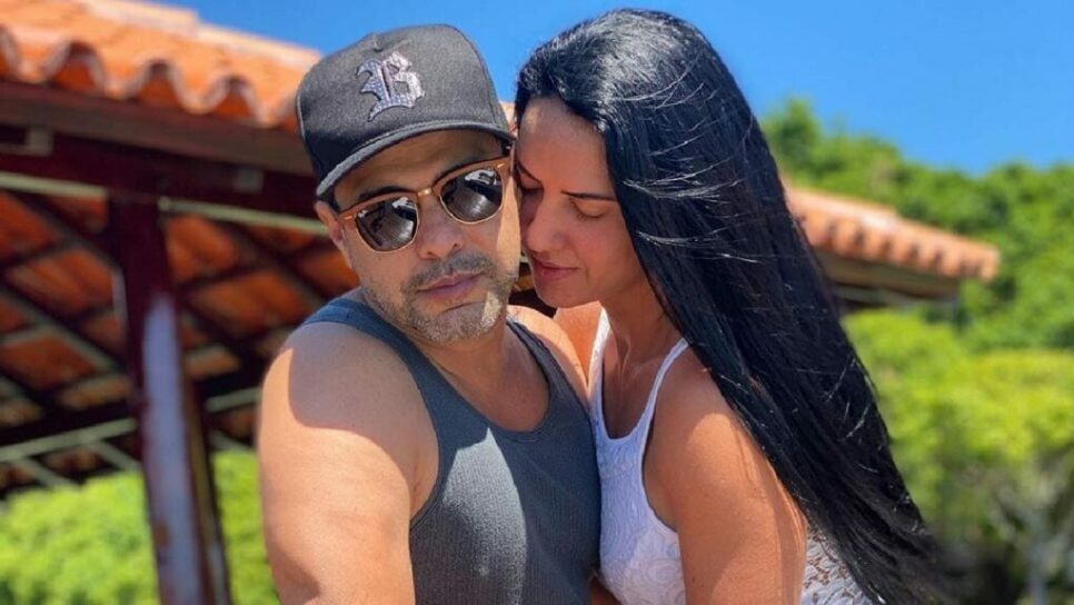 Graciele Lacerda, noiva de Zezé Di Camargo, expõe corpaço em roupa coladinha (Foto: reprodução)