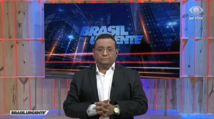 Apresentador da Band e âncora do Brasil Urgente, Jacson Damasceno acaba com Sikêra Jr ao vivo após polêmicas (Foto: Reprodução)