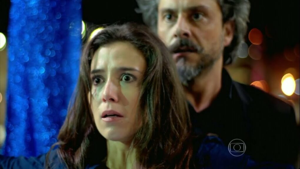 Cora e José Alfredo quase irão consumar o ato (Reprodução/Globo)