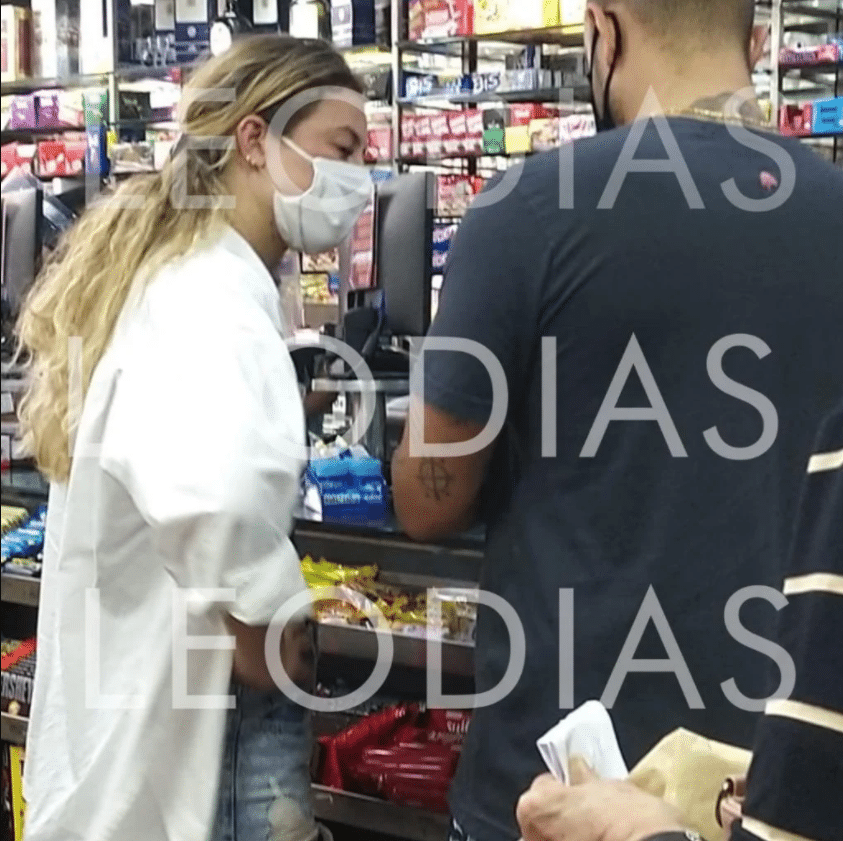 Paolla Oliveira é flagrada ao lado de Diogo Nogueira (Foto: Reprodução) 