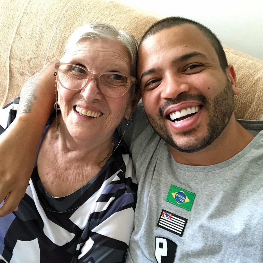 Projota e a avó, dona Lourdes (Reprodução/Instagram)