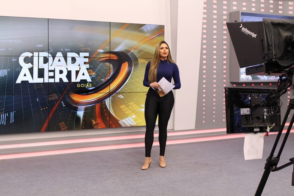 Silvye Alves voltou ao comando do Cidade Alerta, na RecordTV (Reprodução/Instagram)