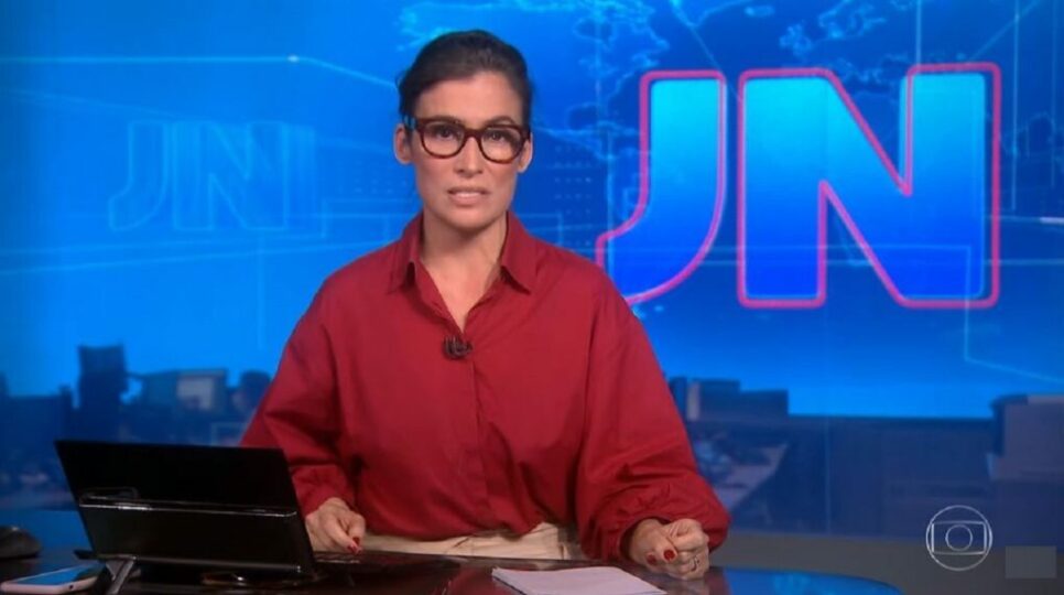 Renata Vasconcellos permanece afastada do JN mesmo testando negativo para a Covid-19