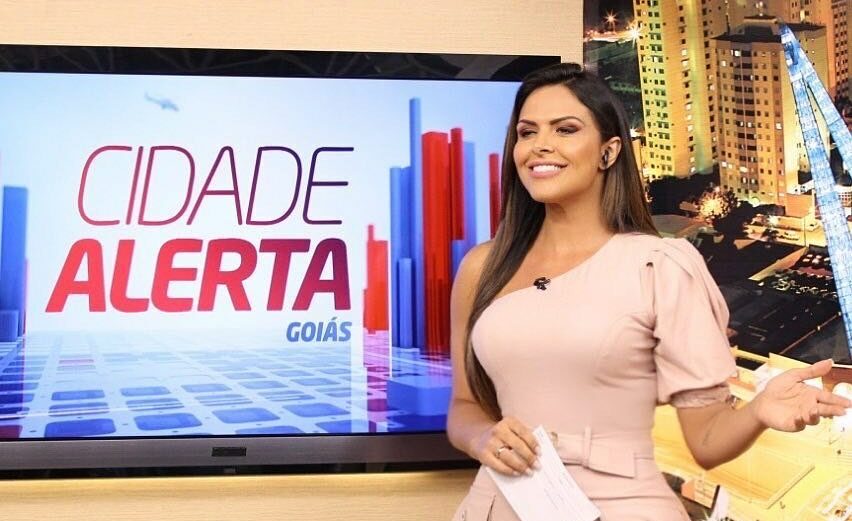 Silvye Alves apresenta o Cidade Alerta Goiás (Reprodução/Instagram)
