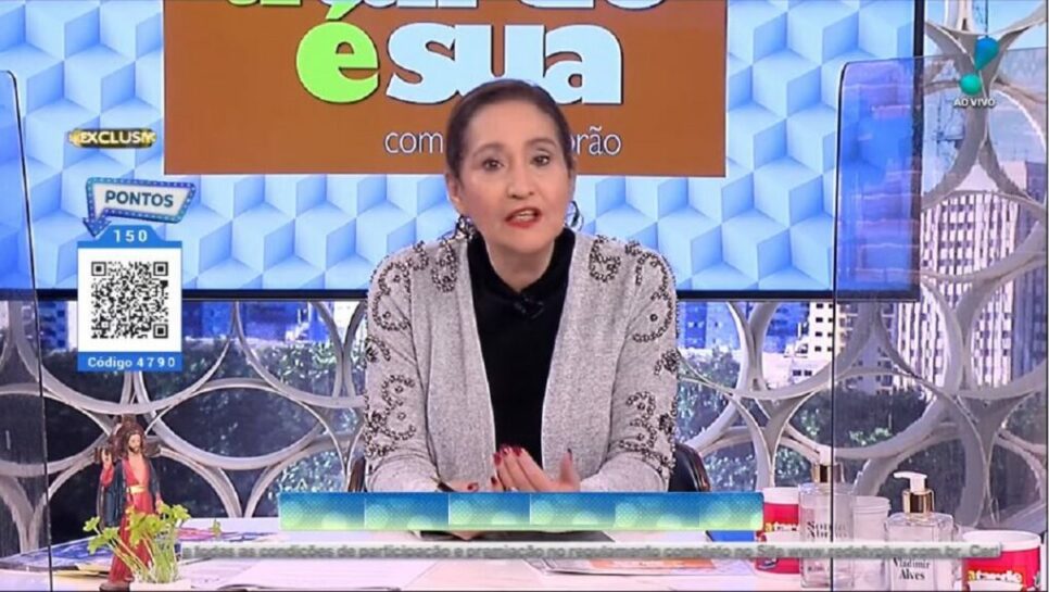 A famosa apresentadora do A Tarde É Sua, Sonia Abrão (Reprodução/RedeTV)