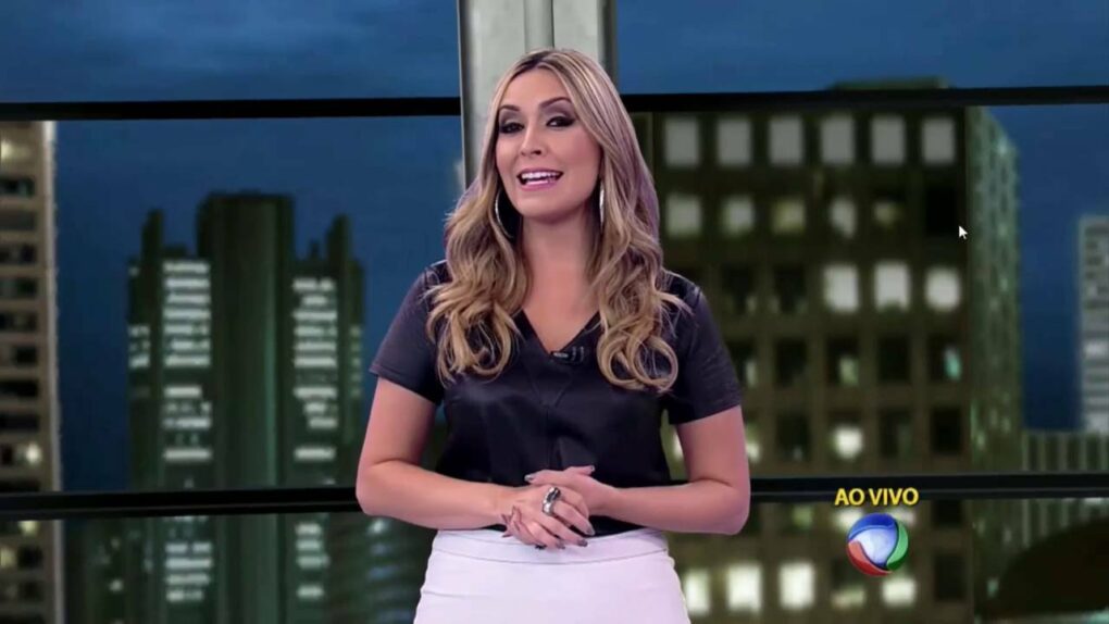 Thalita Oliveira já apresentou o Domingo Espetacular, na RecordTV (Reprodução)