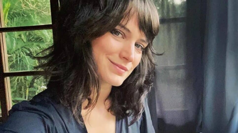 Bianca Bin é detonada após usar amuleto do candomblé