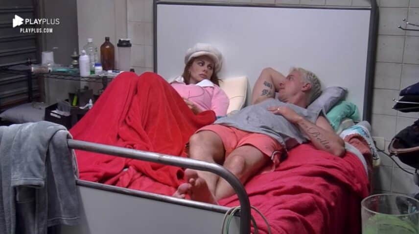Bruno reclamou de proximidade de Deborah no quarto de JP e Li Martins no Power Couple Brasil (Foto: Reprodução)