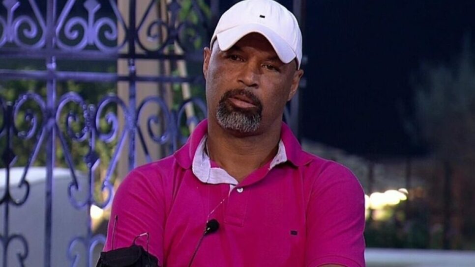 Dinei foi eliminado do Ilha Record (Foto: Reprodução)