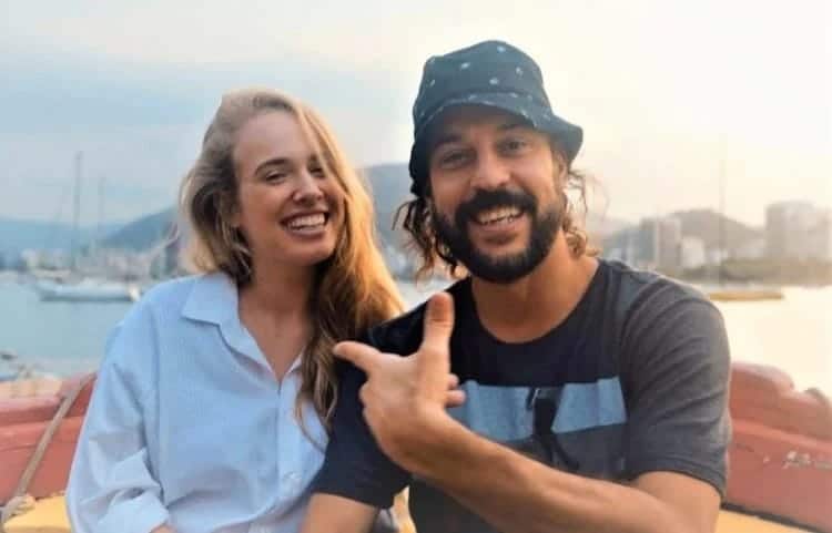 Gabriel Pensador e namorada