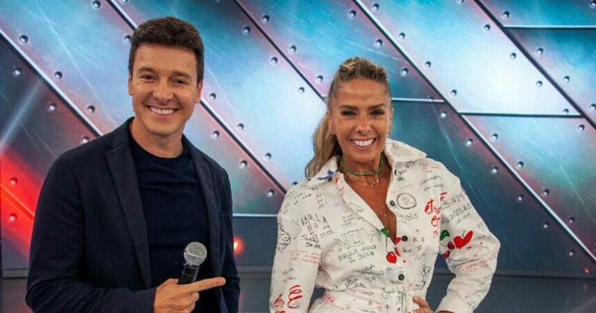 Adriane Galisteu substituirá Rodrigo Faro aos domingos (Reprodução)