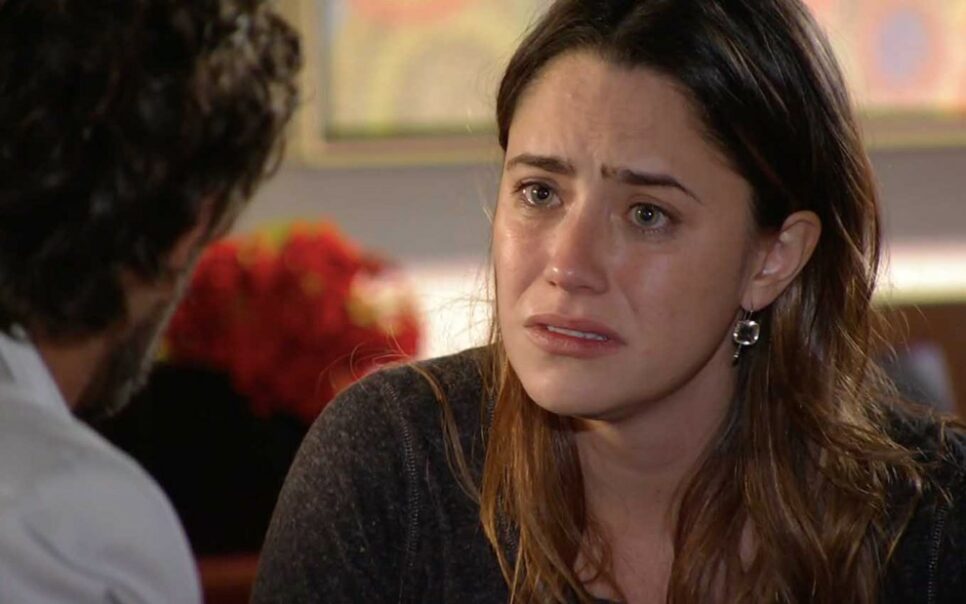 A Vida da Gente: Ana entra em depressão profunda e toma medida extrema sem pensar na novela das seis da Globo (Foto: Reprodução)