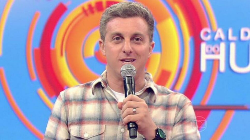 Após saída do Faustão, apresentador do Caldeirão, Luciano Huck assumirá o Domingão da Globo (Foto: Reprodução)