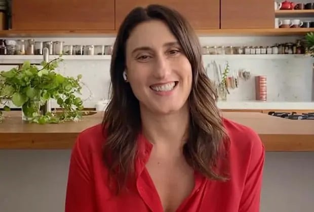 Paola Carosella desabafa após tomar 2ª dose da vacina: 'Quantos não conseguiram?'