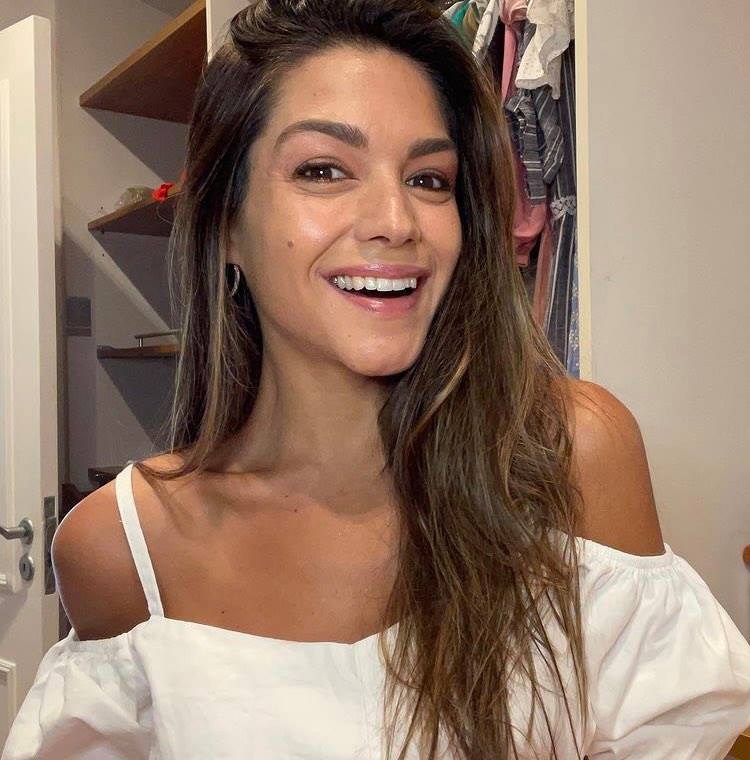 Thaís Fersoza mostra foto rara de sua estreia na rede Globo e faz revelação