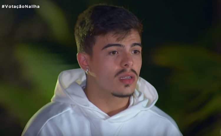 Ilha Record: Thomaz Costa rebate comentário após ser acusado de ser 'velhofóbico'