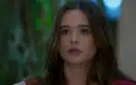 Luna parte pra cima de Hugo e impede que o vilão estupre Helena, em Salve-se Quem Puder (Reprodução/Globo)