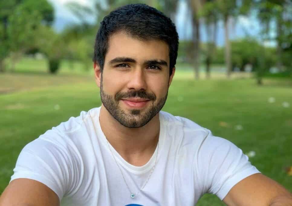 Juliano Laham é obrigado a realizar mudança para viver José do Egito em Gênesis (Foto: Reprodução)