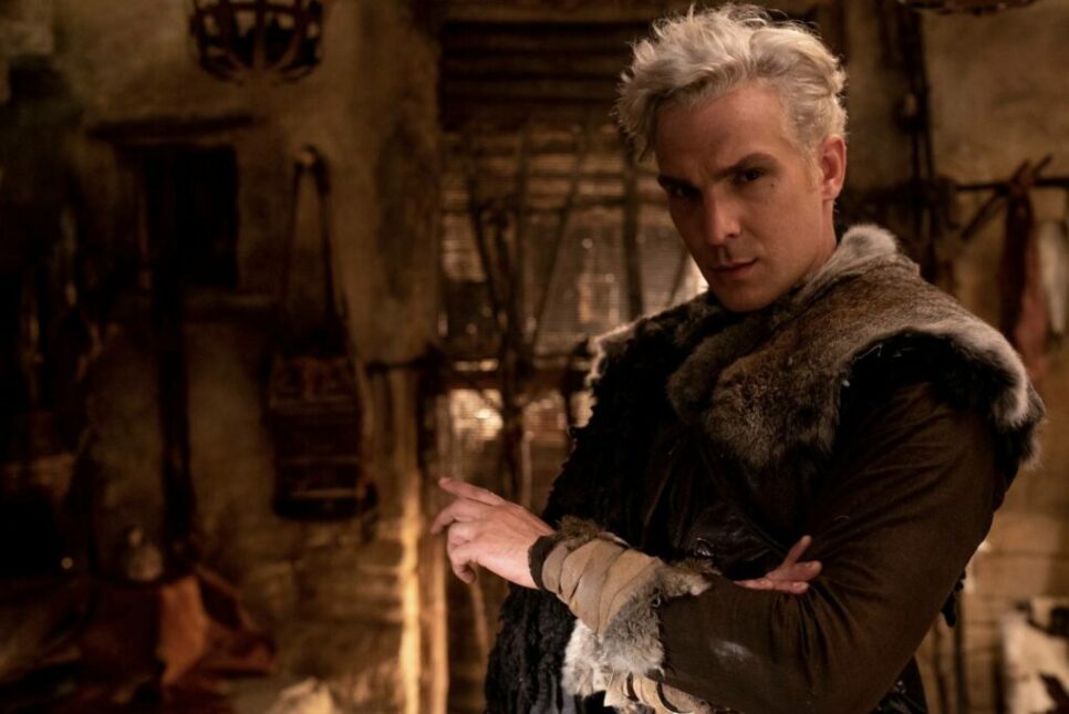 Lúcifer (Igor Rickli) retornará para se vingar de Isaque (Guilherme Dellorto), em Gênesis (Reprodução/RecordTV)