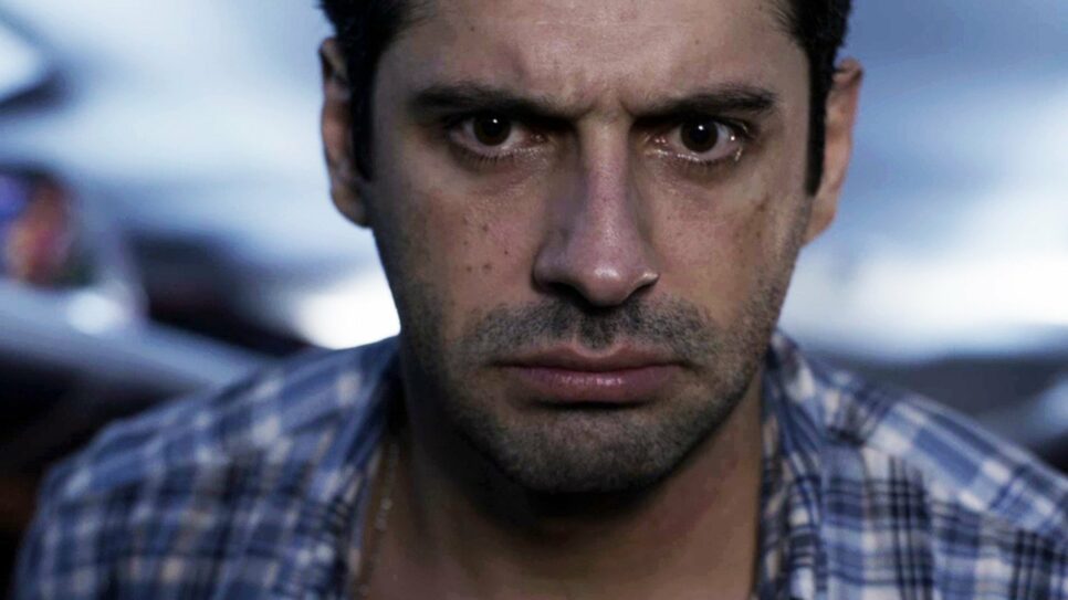 Salve-se Quem Puder: Zezinho descobre paradeiro de Dominique e impede fuga de vilã da trama da Globo (Foto: Reprodução)