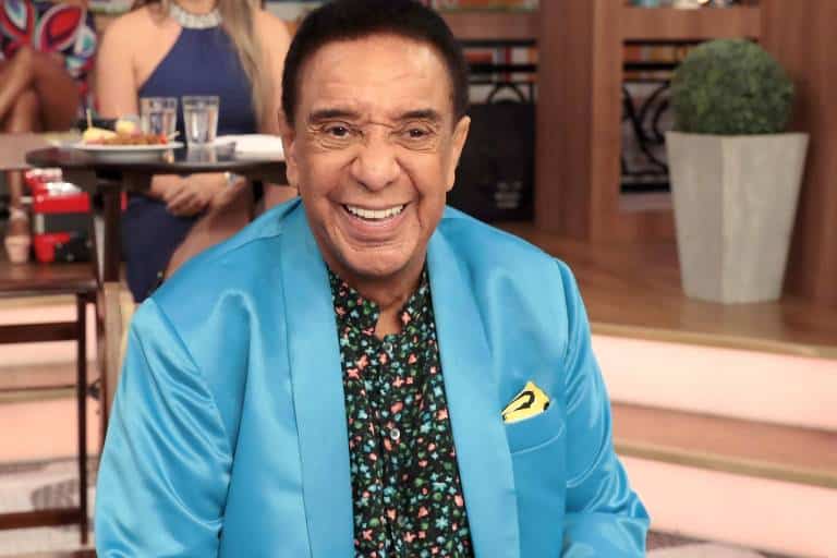 Mansão de Agnaldo Timóteo é depredada e incendiada no Rio de Janeiro e a famosa apresentadora do A Tarde É Sua da RedeTV!, Sonia Abrão falou sobre o assunto  (Foto: Reprodução)