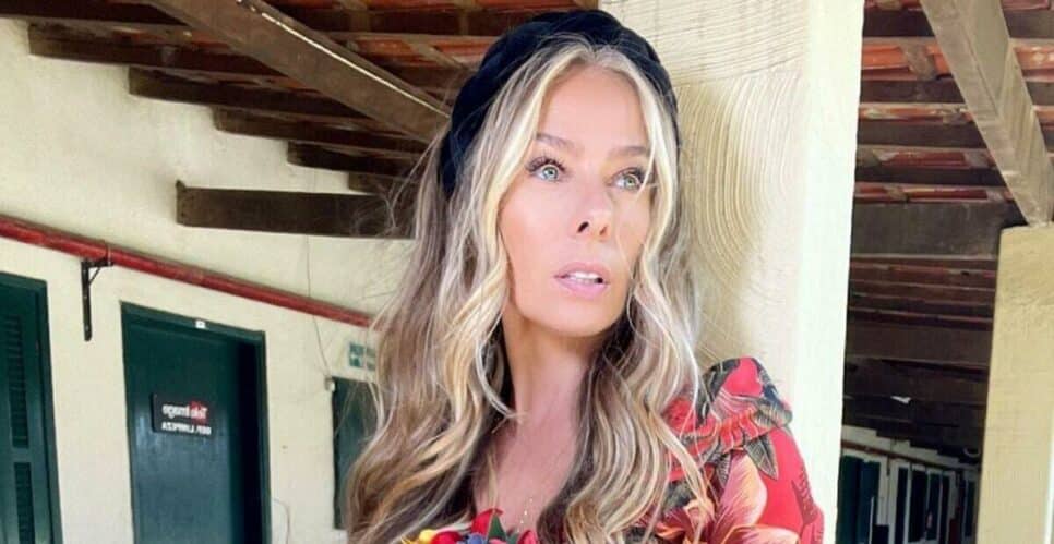 Adriane Galisteu é acusada de apoiar maus-tratos após foto com camelo (Foto: Reprodução)