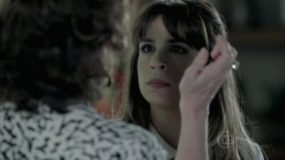 Imagem do post Império: Maria Marta é pega desprevenida, descobre caso de Maurílio e vai para cima de Danielle