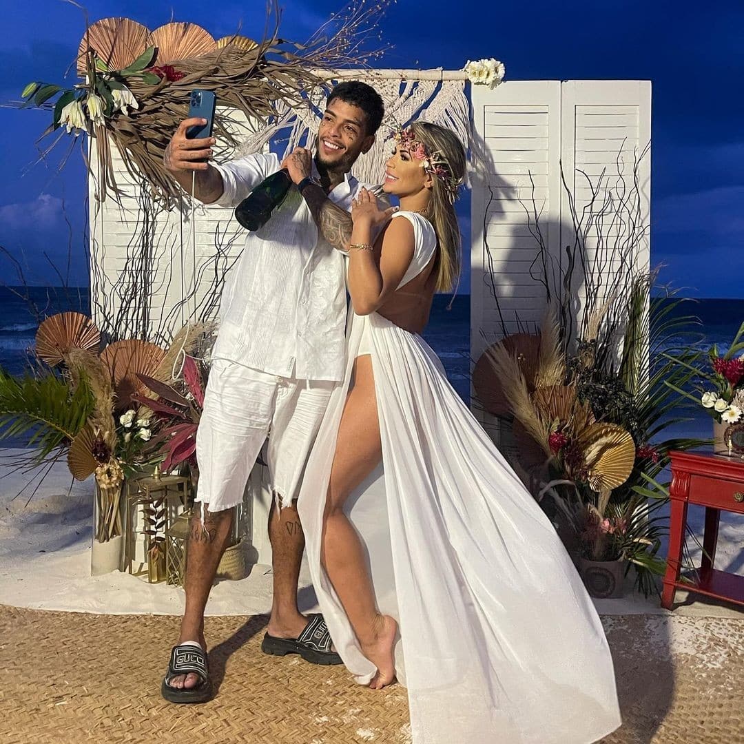 MC Kevin teria se casado com Deolane Bezerra com o pé cortado após briga (Foto: Reprodução/Instagram)