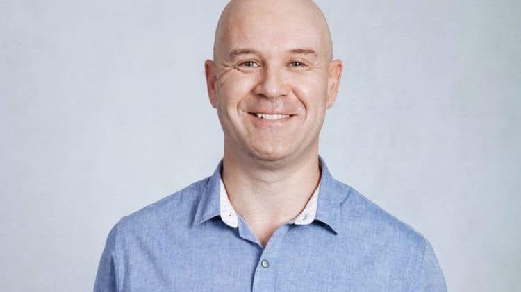 Narrador do SporTV surpreende ao falar palavrão ao vivo após problema técnico