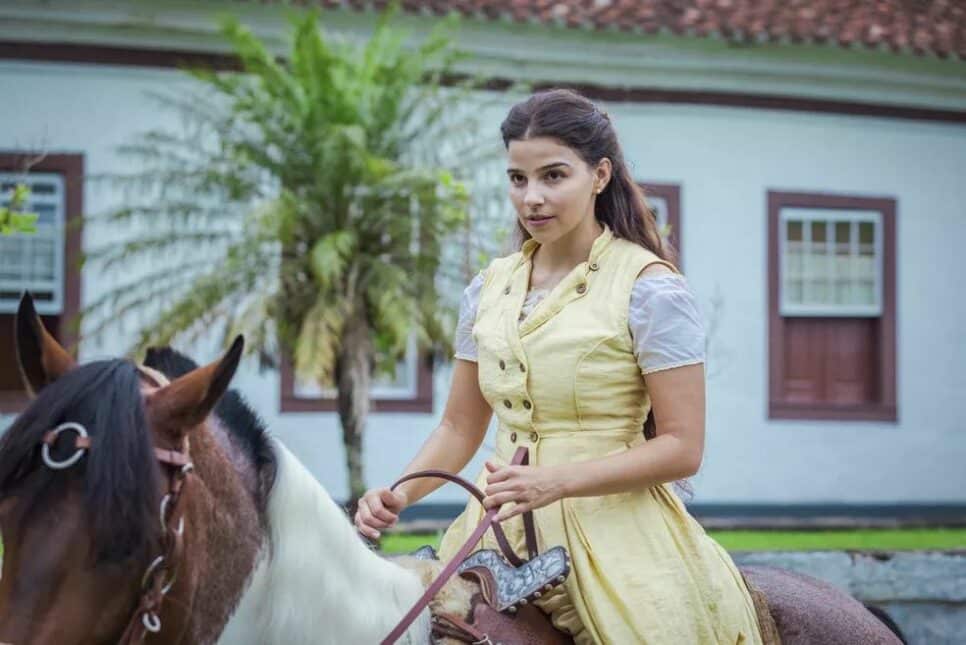 Nos Tempos do Imperador: Samuel ganha beijo de Pilar após declaração