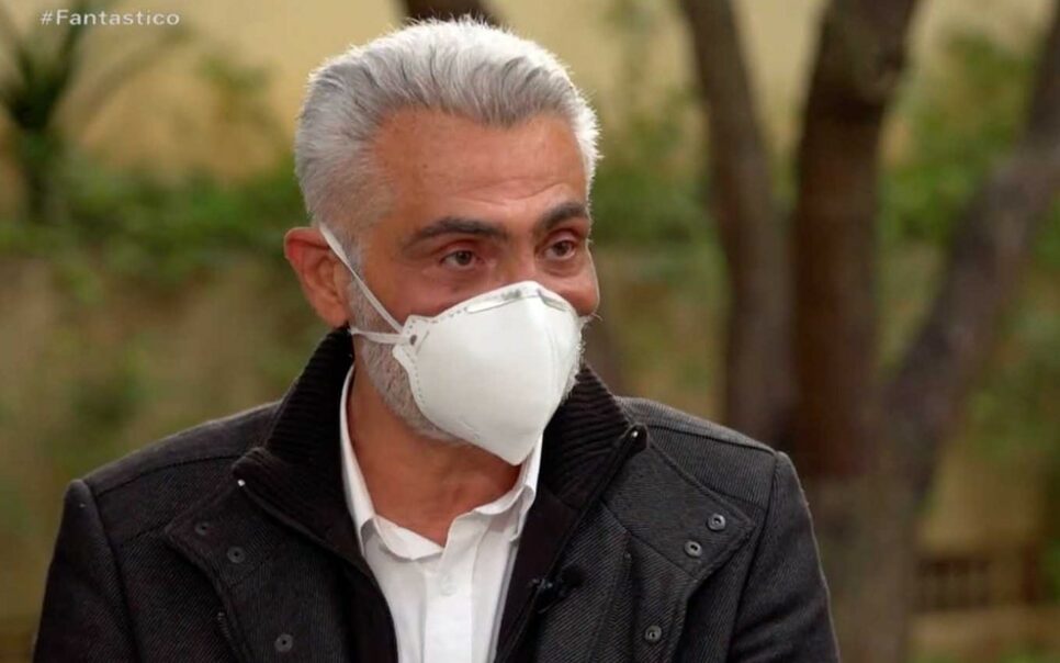 Tarcísio Filho chora ao falar da morte do pai (Foto: Reprodução/Globo)