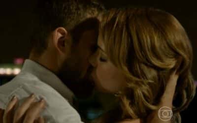 Império: Vicente vive momento único com Cristina e trai Clara: 'É milagre' Foto: Reprodução