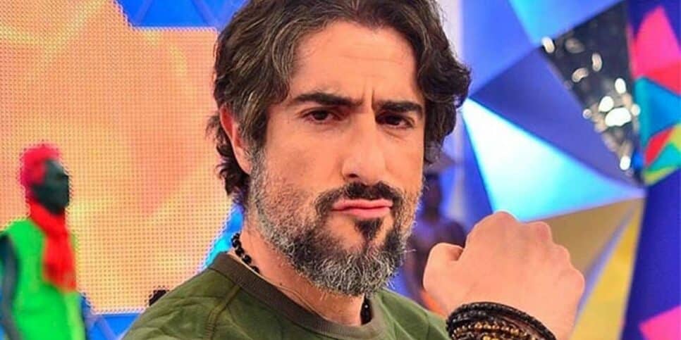 André Marques nega suposto clima com Marcos Mion na Globo e pede presente