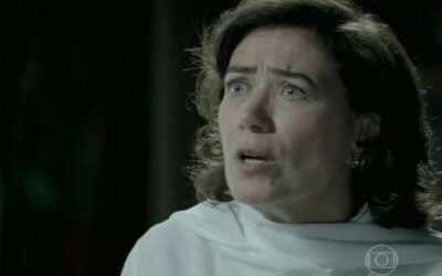 Império: Maria Marta viola túmulo, enfrenta ‘cheiro de defunto’ e é enganada (Reprodução/Globo)
