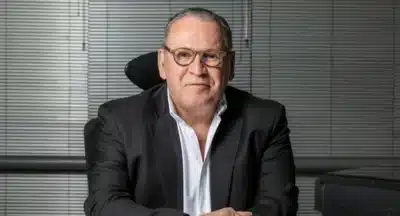 Sidney Oliveira terá ainda mais horários na programação da RedeTV! (foto: Divulgação/Ultrafarma
