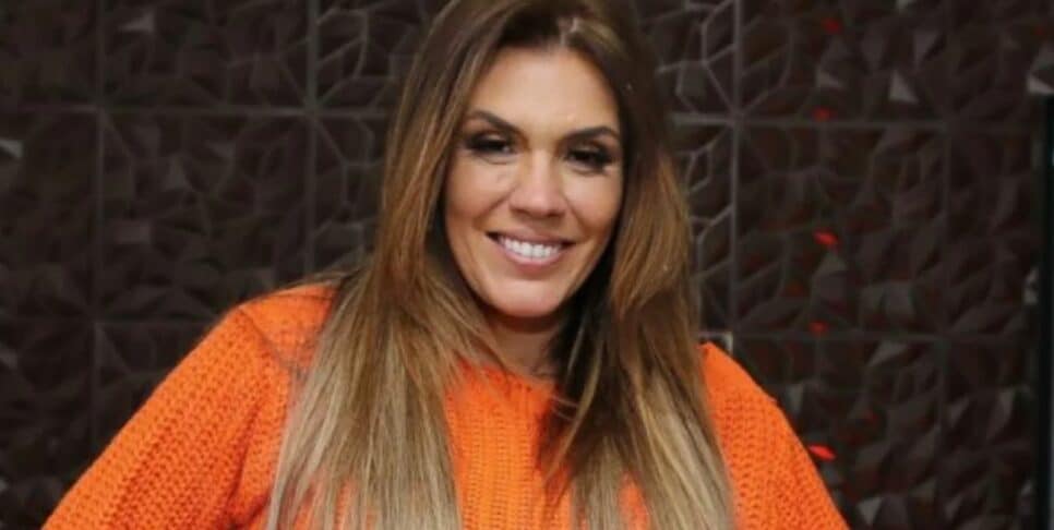 Simony adere às laces para disfarçar perda de cabelo pelo câncer