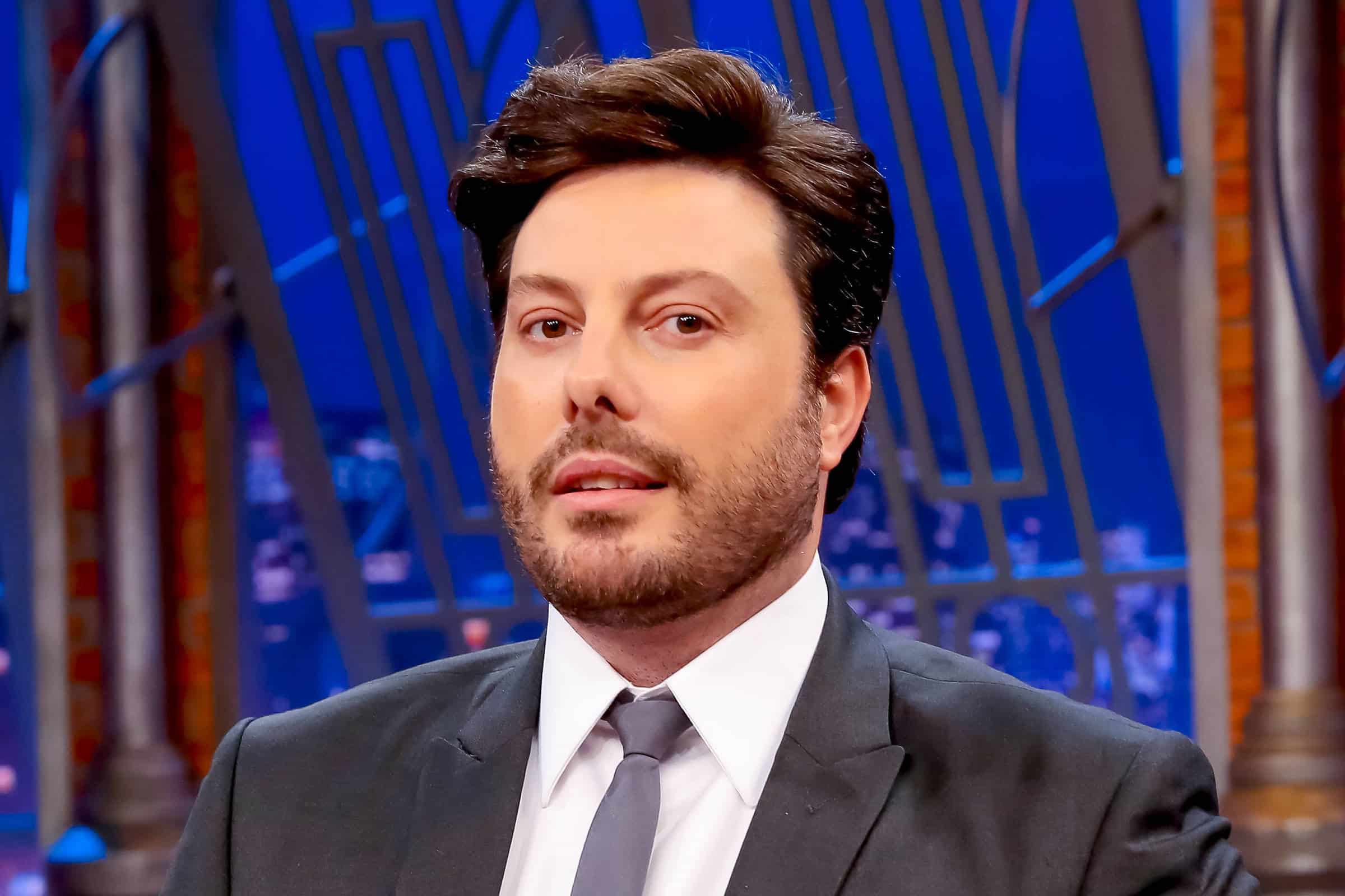 Danilo Gentili não consegue levantar The Noite e SBT cai (Foto: Reprodução)